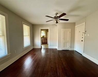 3100 Avenue G - Photo Thumbnail 3