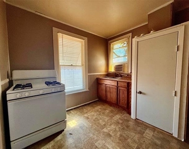 3100 Avenue G - Photo Thumbnail 5