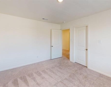 311 Pennsylvania Avenue - Photo Thumbnail 15