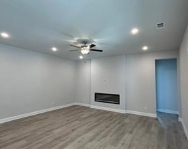 9008 Guadalupe Street - Photo Thumbnail 33