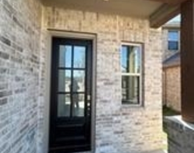 9008 Guadalupe Street - Photo Thumbnail 36