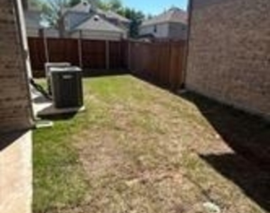 9008 Guadalupe Street - Photo Thumbnail 31