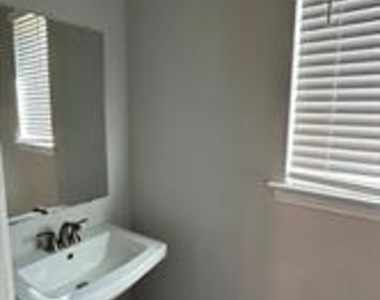 9008 Guadalupe Street - Photo Thumbnail 20