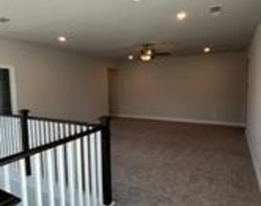 9008 Guadalupe Street - Photo Thumbnail 11