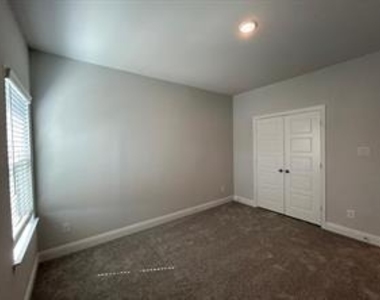 9008 Guadalupe Street - Photo Thumbnail 38