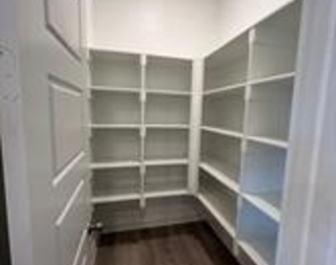 9008 Guadalupe Street - Photo Thumbnail 15