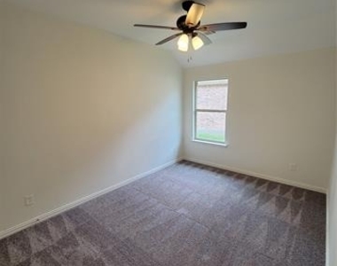 2201 Willow Creek Drive - Photo Thumbnail 5