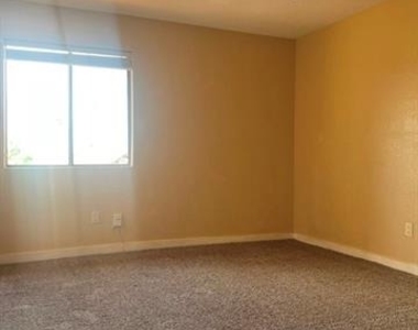 4777 Cedar Springs Road - Photo Thumbnail 11