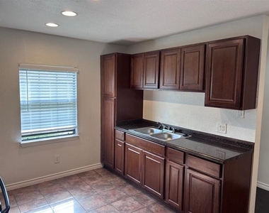 5003 Bryan Street - Photo Thumbnail 4