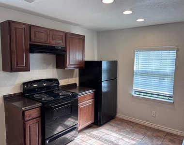 5003 Bryan Street - Photo Thumbnail 3