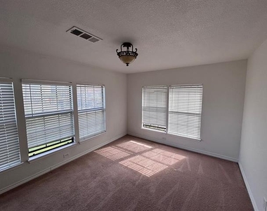 5003 Bryan Street - Photo Thumbnail 7