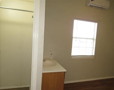 4657 S Bonnie Brae Street - Photo Thumbnail 20