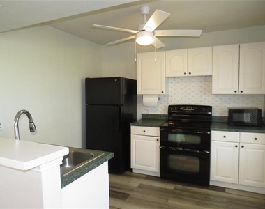 4657 S Bonnie Brae Street - Photo Thumbnail 5