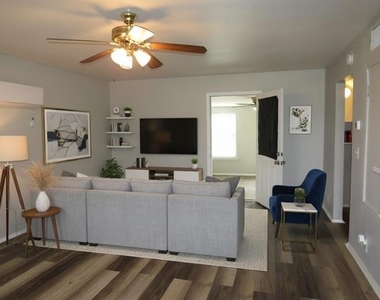 4657 S Bonnie Brae Street - Photo Thumbnail 8