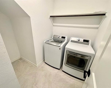 512 Virginia Way - Photo Thumbnail 24