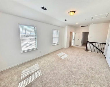 512 Virginia Way - Photo Thumbnail 18