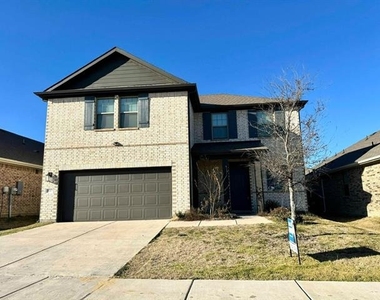 512 Virginia Way - Photo Thumbnail 1