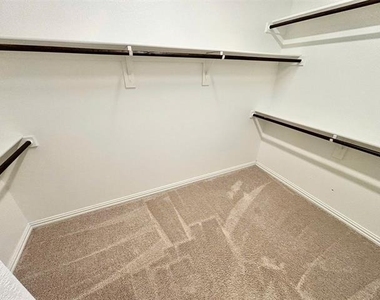 512 Virginia Way - Photo Thumbnail 14