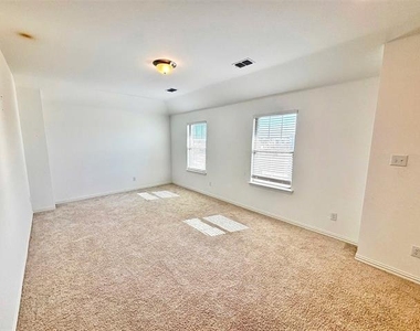 512 Virginia Way - Photo Thumbnail 22