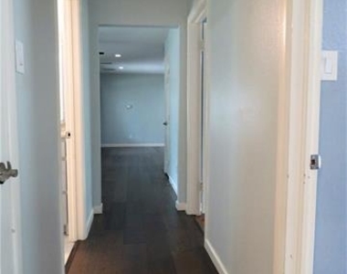 1026 Thomas Street - Photo Thumbnail 5
