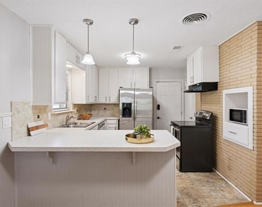 3605 Jeanette Drive - Photo Thumbnail 4