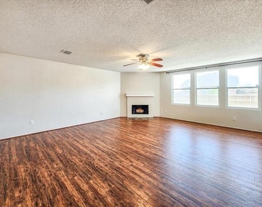 601 Jagera Way - Photo Thumbnail 8