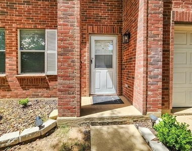 601 Jagera Way - Photo Thumbnail 3