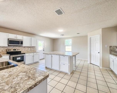 601 Jagera Way - Photo Thumbnail 13