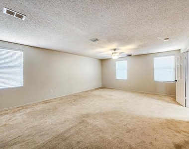601 Jagera Way - Photo Thumbnail 20