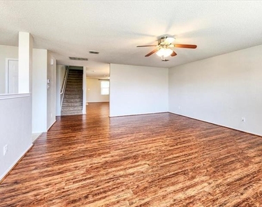 601 Jagera Way - Photo Thumbnail 9