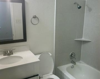 109 Wildwood Court - Photo Thumbnail 4