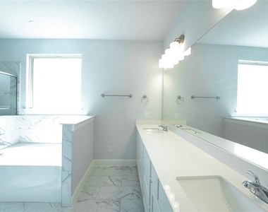 3324 Wildwood Drive - Photo Thumbnail 16