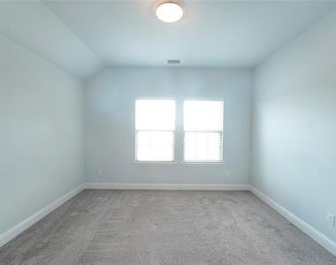 3324 Wildwood Drive - Photo Thumbnail 21