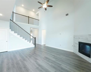 3324 Wildwood Drive - Photo Thumbnail 12