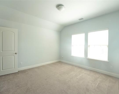 3324 Wildwood Drive - Photo Thumbnail 24