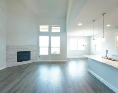 3324 Wildwood Drive - Photo Thumbnail 5