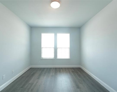 3324 Wildwood Drive - Photo Thumbnail 1