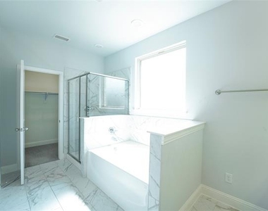 3324 Wildwood Drive - Photo Thumbnail 17