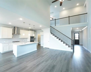3324 Wildwood Drive - Photo Thumbnail 11