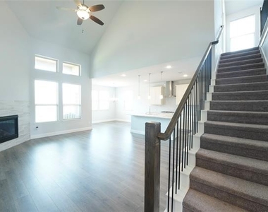 3324 Wildwood Drive - Photo Thumbnail 4