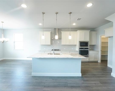 3324 Wildwood Drive - Photo Thumbnail 7