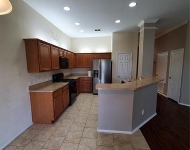 1132 Honeywell Drive - Photo Thumbnail 8