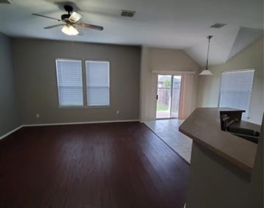 1132 Honeywell Drive - Photo Thumbnail 4