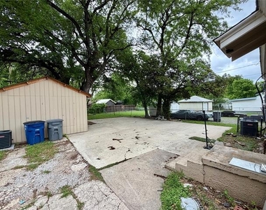 2303 Deer Path Drive - Photo Thumbnail 2
