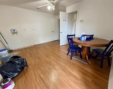 2303 Deer Path Drive - Photo Thumbnail 13