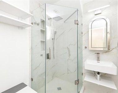5909 Vineyard Lane - Photo Thumbnail 17