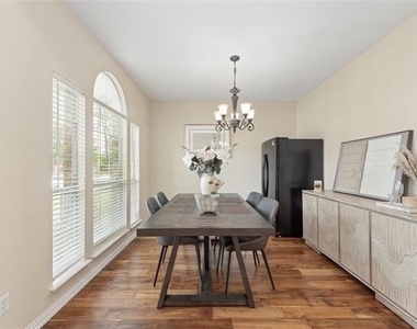 5909 Vineyard Lane - Photo Thumbnail 7