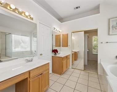 5909 Vineyard Lane - Photo Thumbnail 12