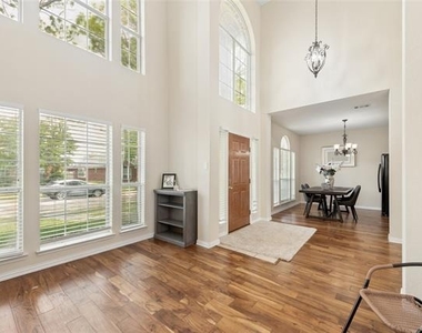 5909 Vineyard Lane - Photo Thumbnail 9
