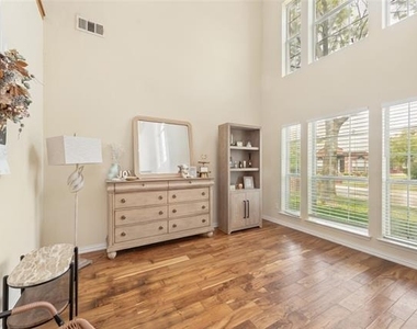 5909 Vineyard Lane - Photo Thumbnail 4